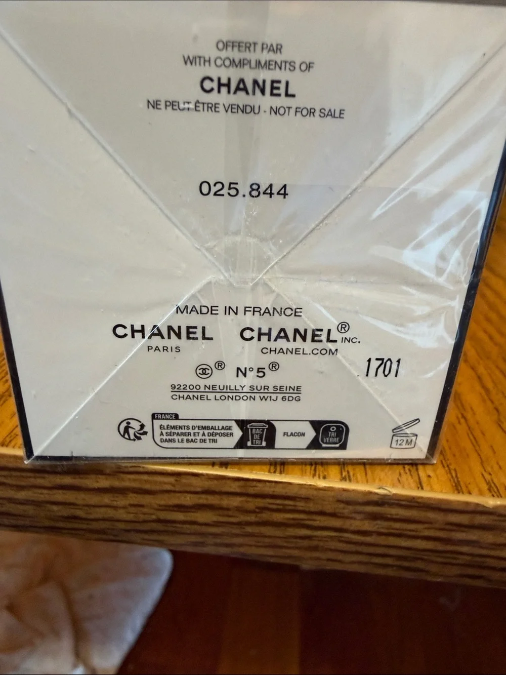 CHANEL N°5 White Gold Body Oil - White, Black